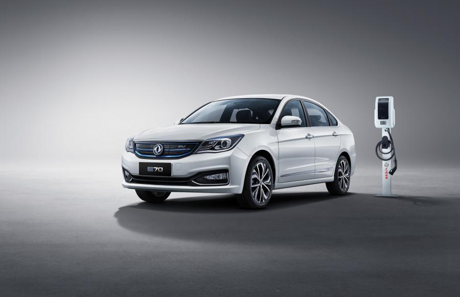  DongFeng Aeolus E70 2017 года  (фото 1 из 9)